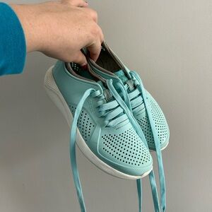 Crocs lite ride in motion Women's 6 Light Blue Sneakers placer runner shoes